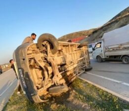 Antakya’da Minibüs Devrildi