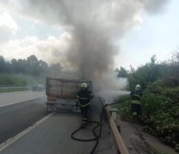 Seyir Halindeki Tır Yangını: Karayılan Mevkiinde Panik Anı